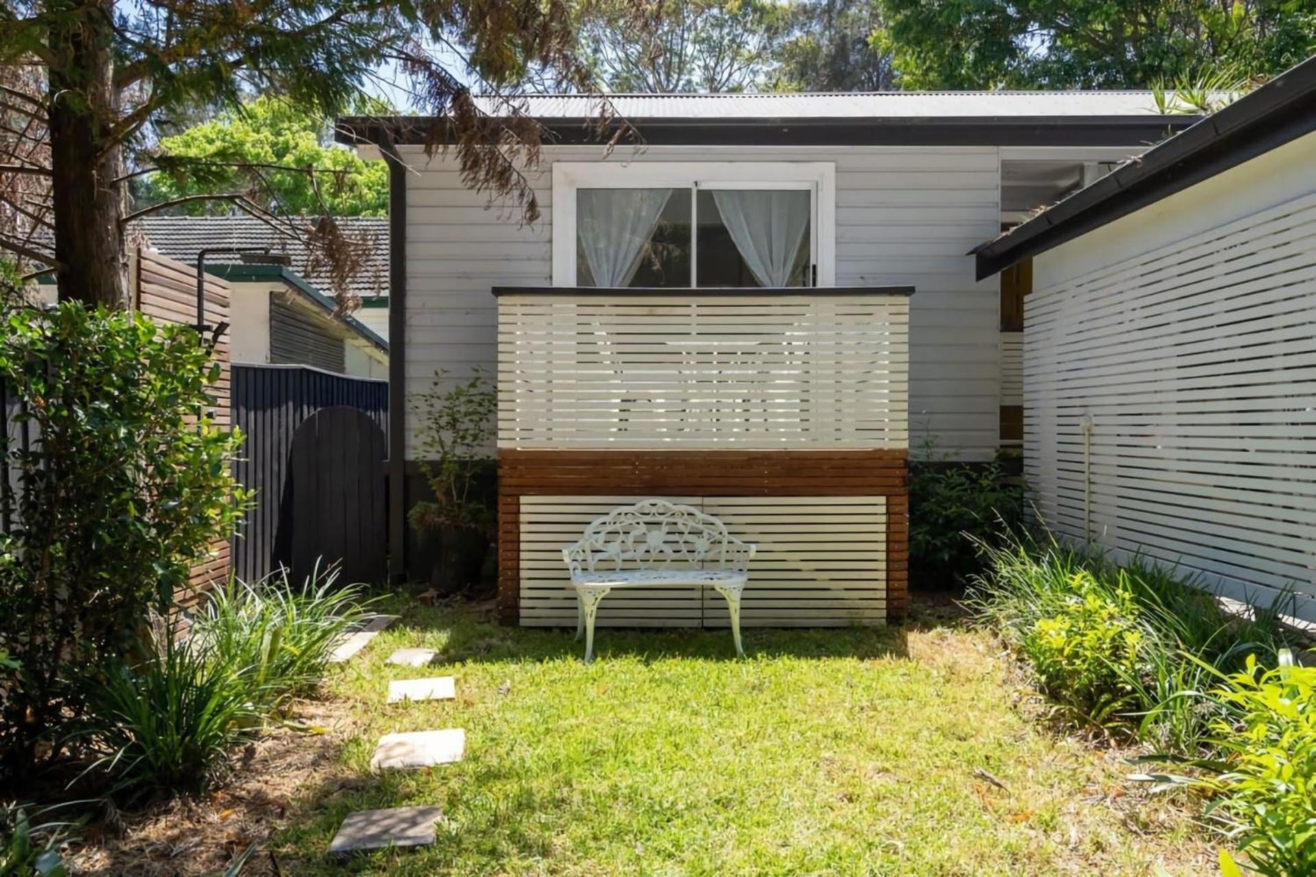Tennis Courts Pool Sauna Avalon * Sydney