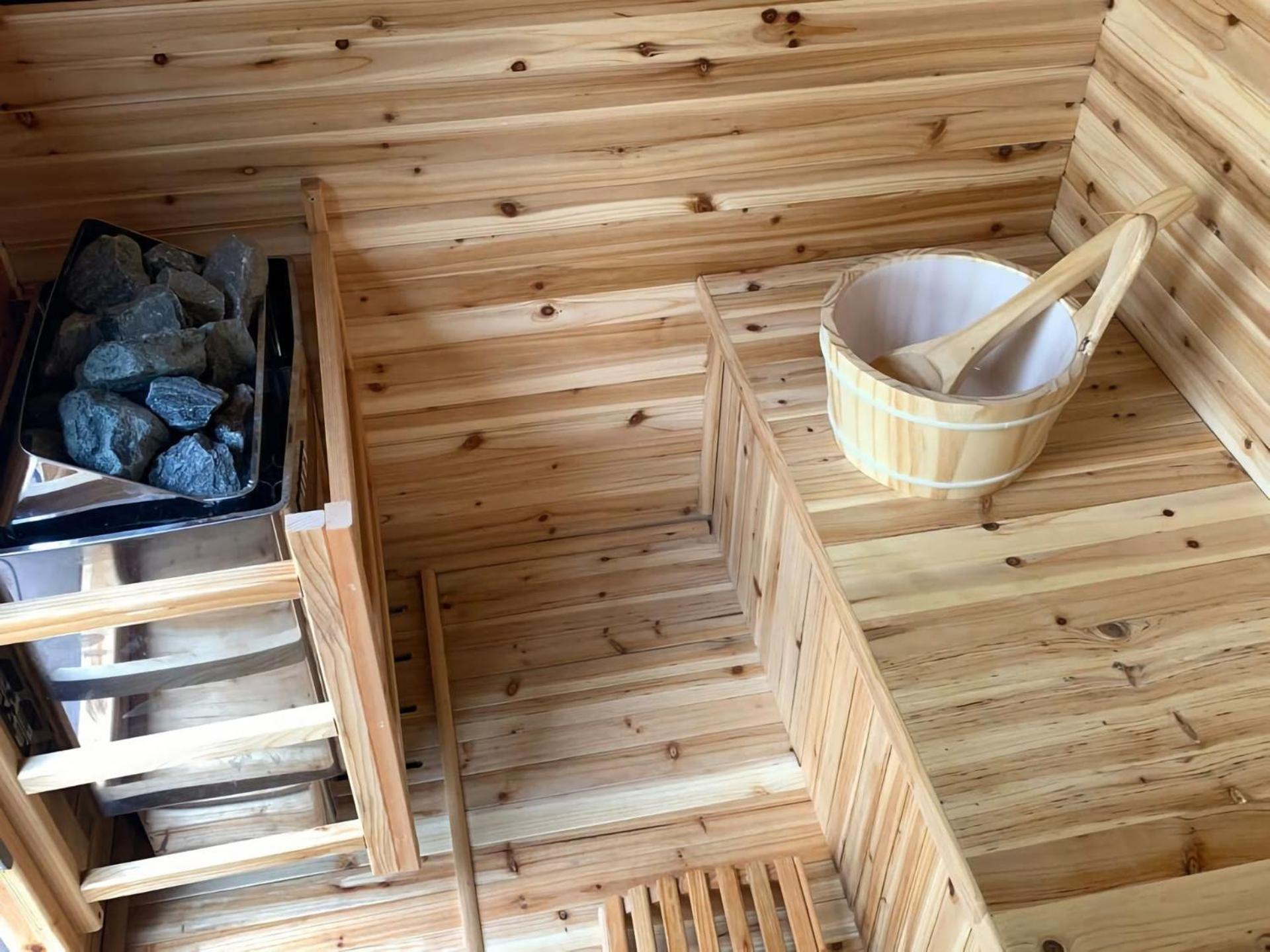 Tennis Courts Pool Sauna Avalon Apartment *